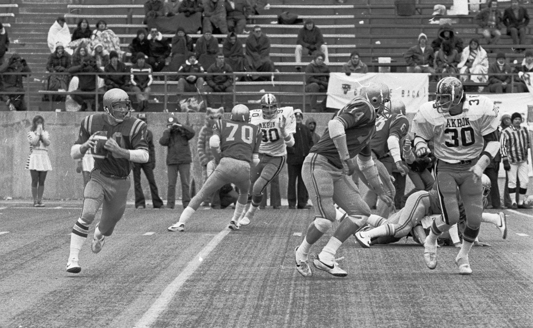 1976 Pioneer Bowl — Montana State 24, Akron 13